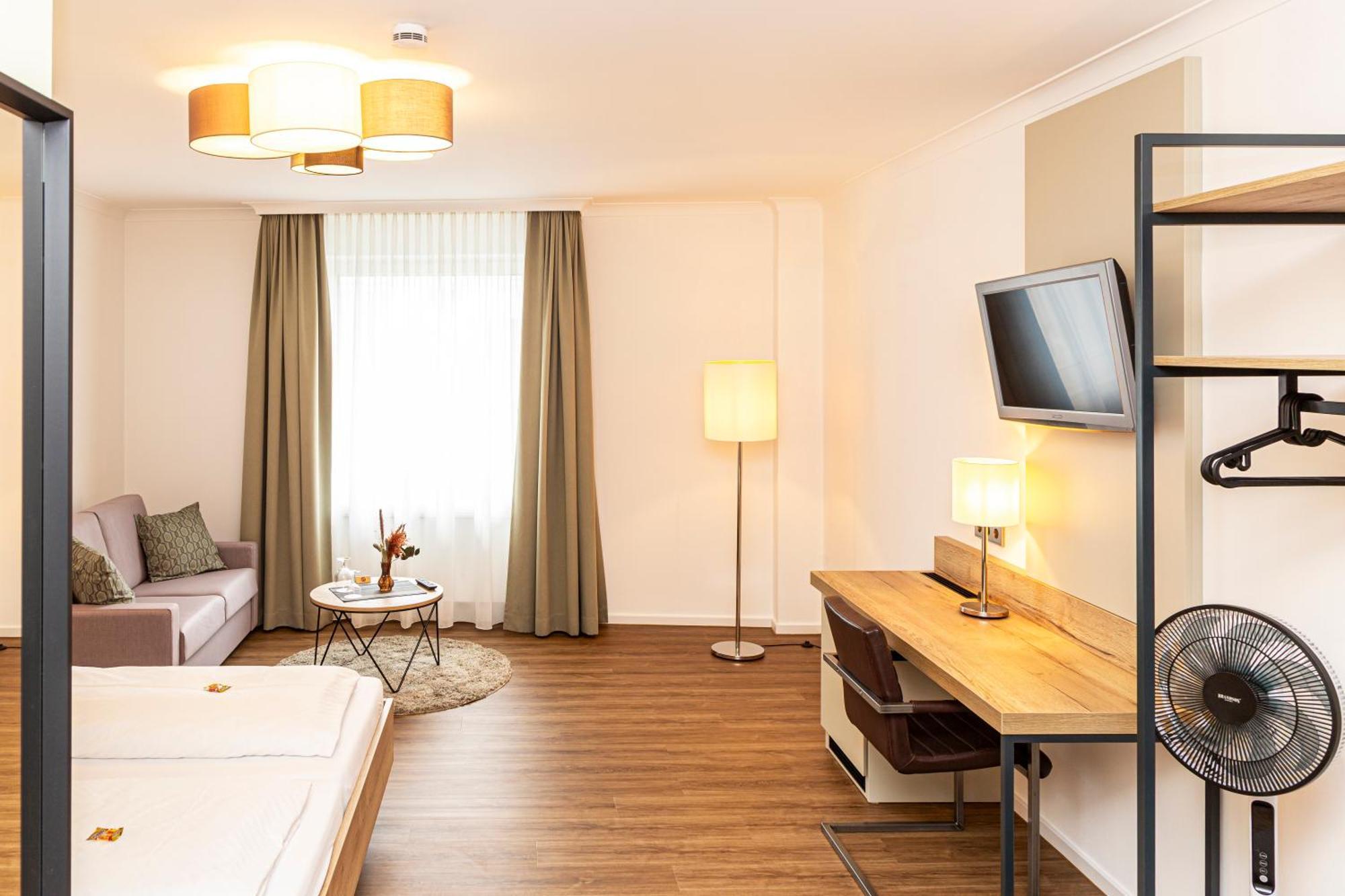 Koenigshof Bed And Breakfast Koenigstein im Taunus Exterior photo